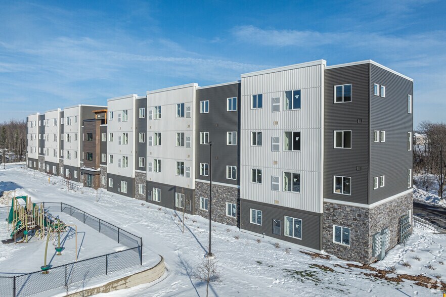 More Photos Of 717 E 24th St, Holland Apartments For Lease