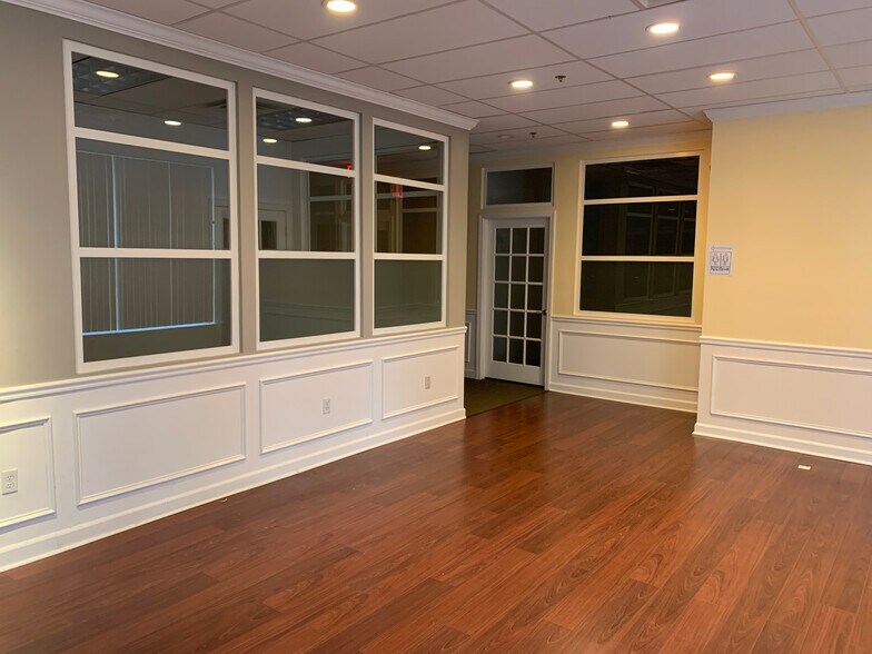 More Photos Of 97-107 Whitney Ave, New Haven Storefront Retail Office For Lease