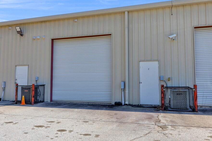 More Photos Of 40 Chamisa Rd, Covington Distribution For Lease