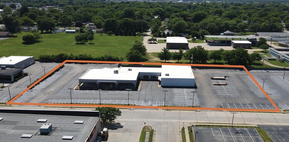 More Photos Of 141 Auto Ct, O'Fallon Auto Dealership For Sale