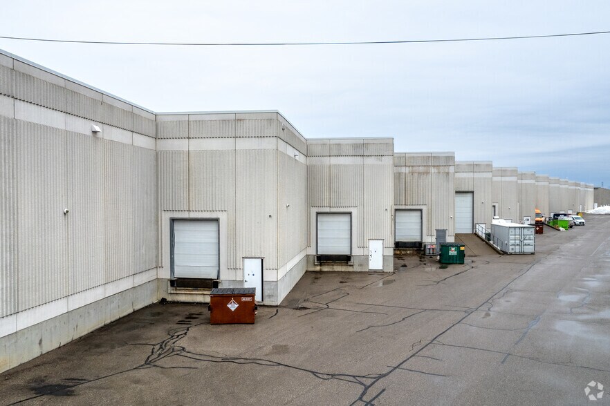 More Photos Of 6221 Highway 7, Vaughan Showroom For Lease