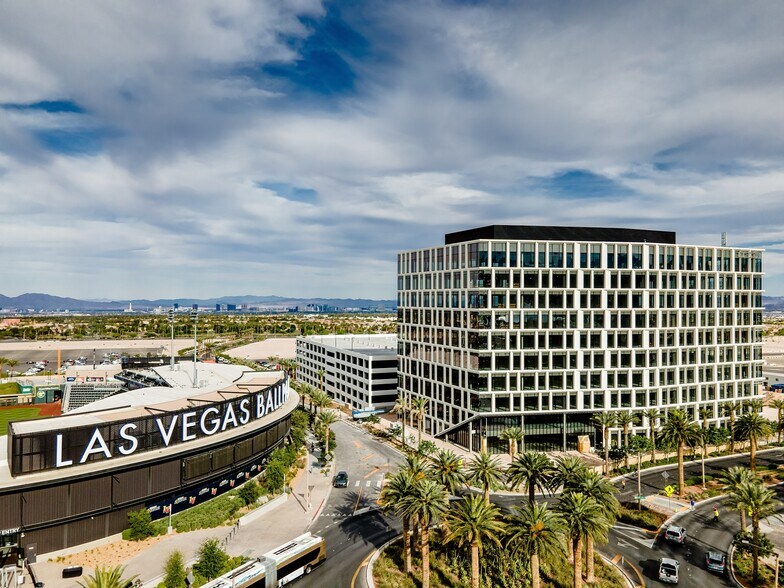 More Photos Of 1700 Pavilion, Las Vegas Office For Lease