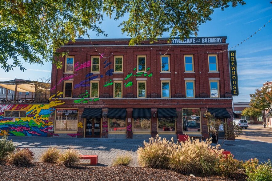 More Photos Of 1463 Market St, Chattanooga Storefront Retail Office For Lease