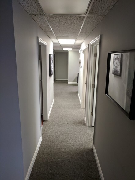 More Photos Of 2692 Richmond Rd, Lexington Office For Lease