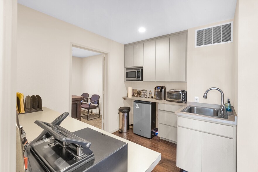 More Photos Of 270 El Dorado St, Monterey Medical For Lease