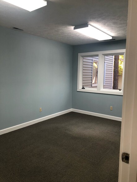 More Photos Of 1762 Metromedical Dr, Fayetteville Medical For Sale