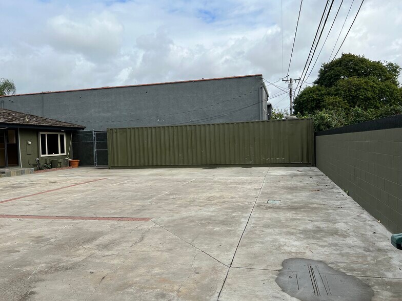More Photos Of 4652 Katella Ave, Los Alamitos Office For Lease