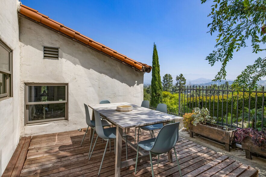 More Photos Of 3700 Arbolada Rd, Los Angeles Apartments For Sale