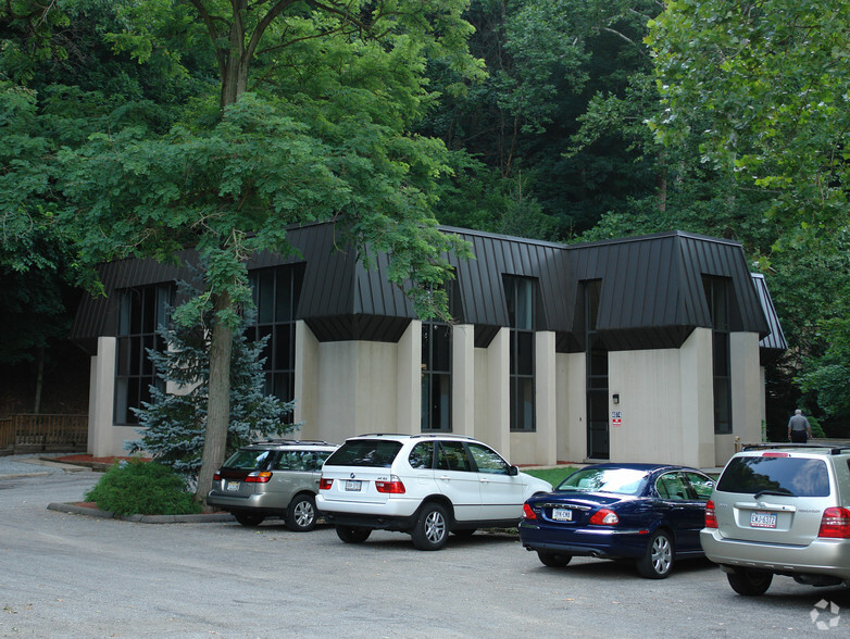 Primary Photo Of 4074 Mt Royal Blvd, Allison Park Office For Lease