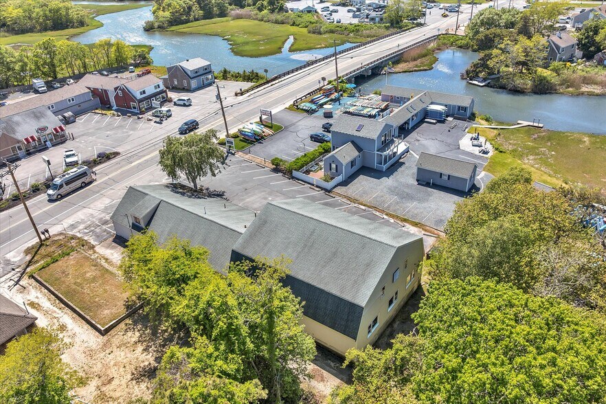 More Photos Of 28 Main St, Dennis Port Freestanding For Sale
