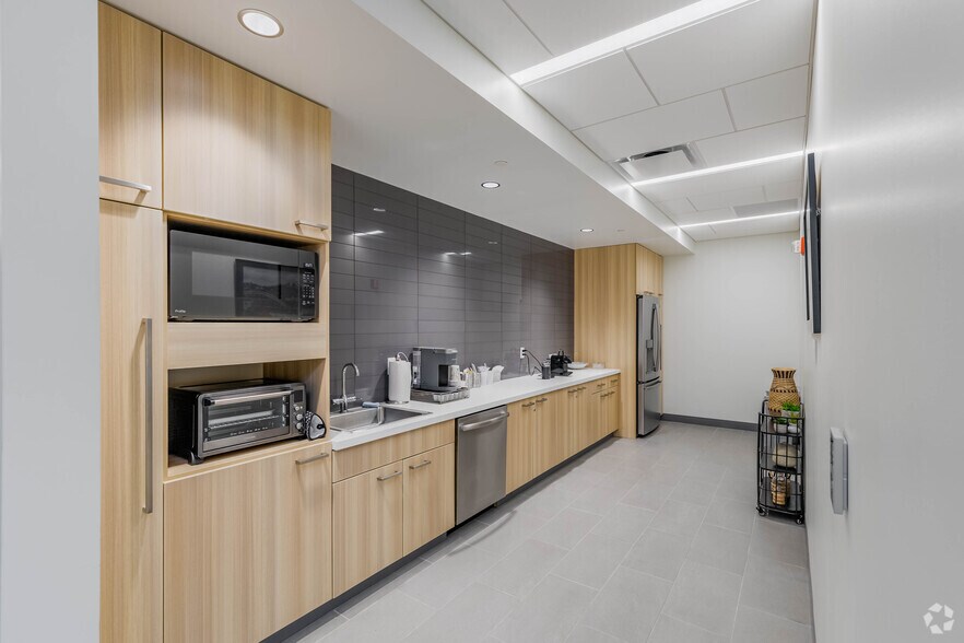 More Photos Of 4350 Northern Pike, Monroeville Office Residential For Lease