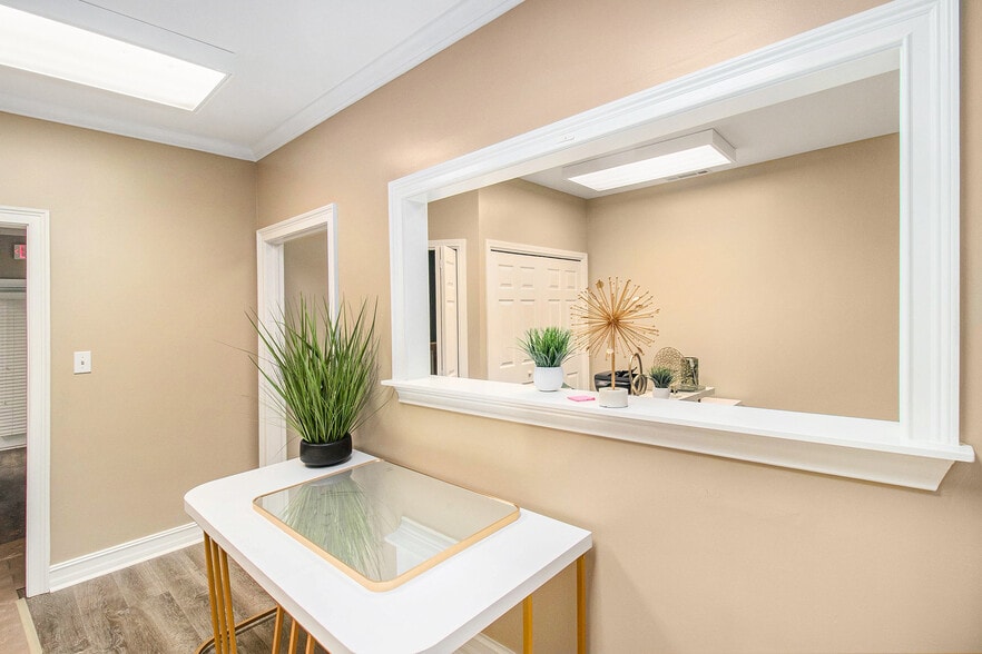 More Photos Of 3175 Highway 81 W, Hampton Storefront Retail Office For Sale