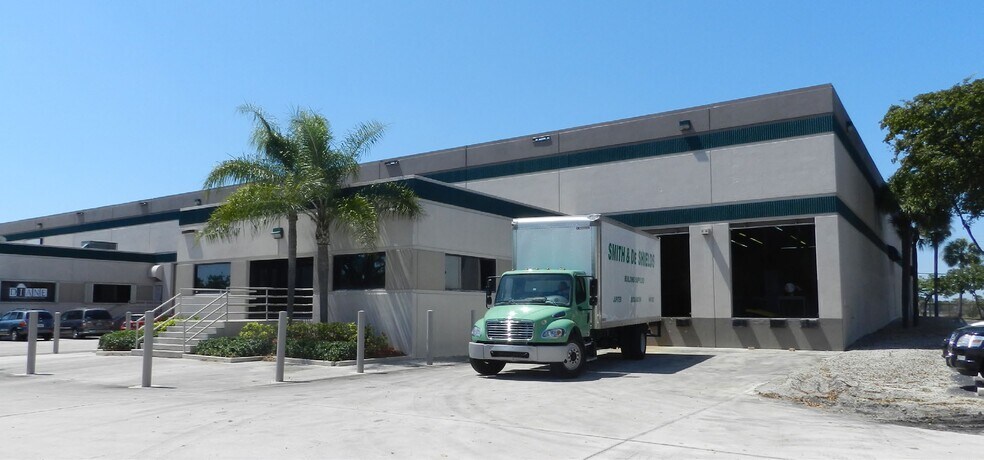 More Photos Of 1600-1612 NW 23rd Ave, Fort Lauderdale Warehouse For Lease