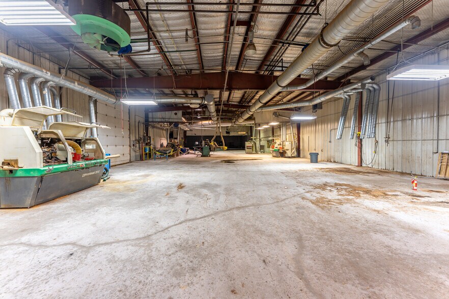 More Photos Of 4097 53 Hwy, Eveleth Manufacturing For Sale
