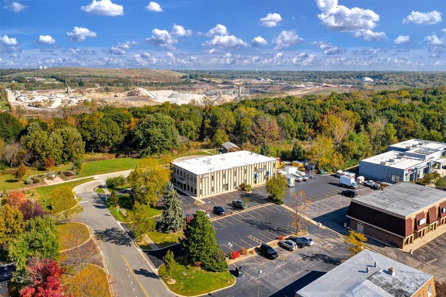 More Photos Of 400 N Schmidt Rd, Bolingbrook Office For Lease