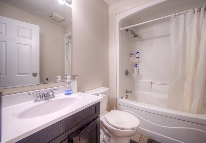 More Photos Of 172 Regina St N, Waterloo Apartments For Sale