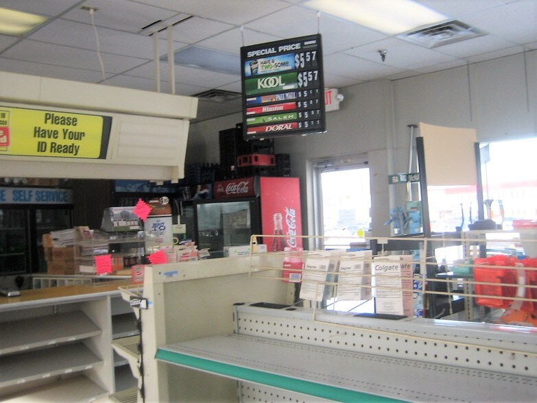 More Photos Of 5301 Seventy-six Dr, Youngstown Service Station For Sale