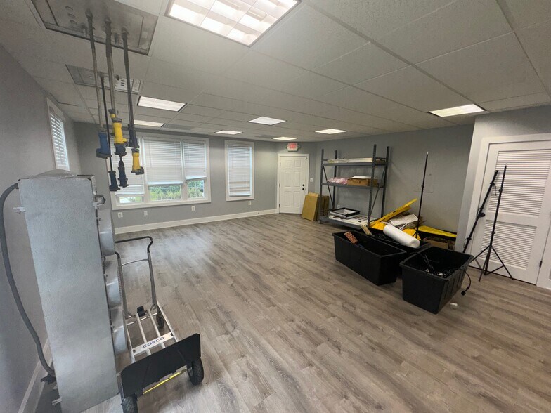 More Photos Of , Greenbelt Office For Sale