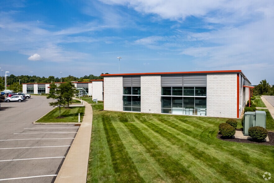 More Photos Of 400 Industry Dr, Pittsburgh Flex For Sale