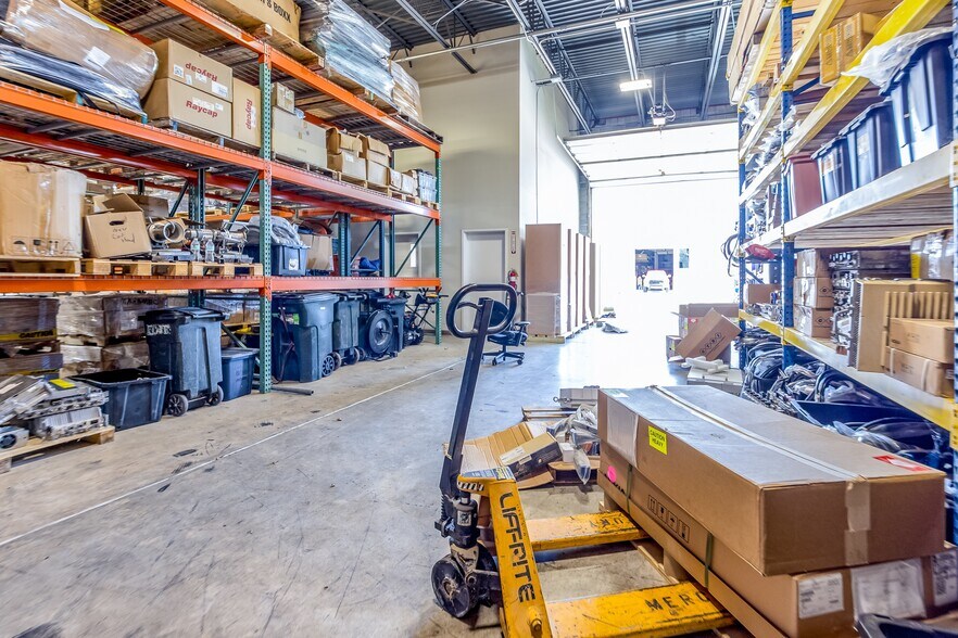 More Photos Of 109 Diversified Dr, Villa Ridge Service For Lease