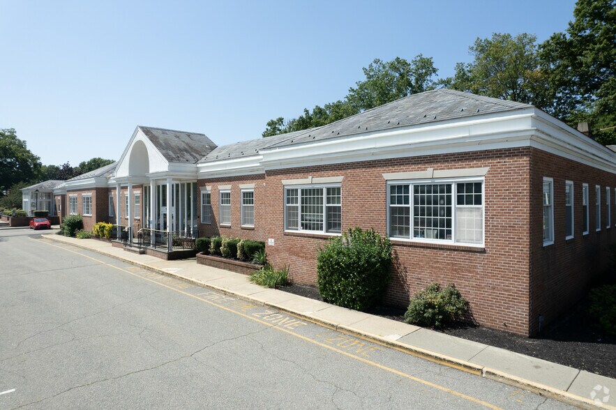 Primary Photo Of 550 Kinderkamack Rd, Oradell Medical For Lease
