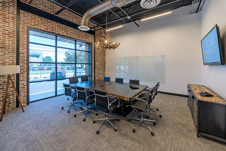 More Photos Of 201 W Kaufman St, Richardson Office For Sale
