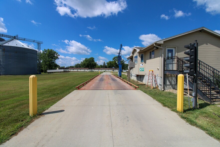 More Photos Of 107 8th Ave SW, Kasson Specialty For Sale