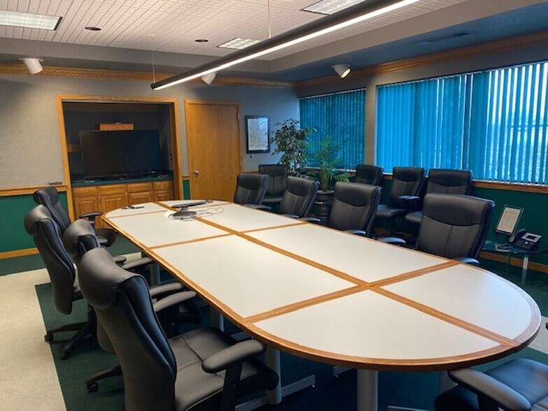 More Photos Of 1168 N Main St, Bowling Green Office For Sale