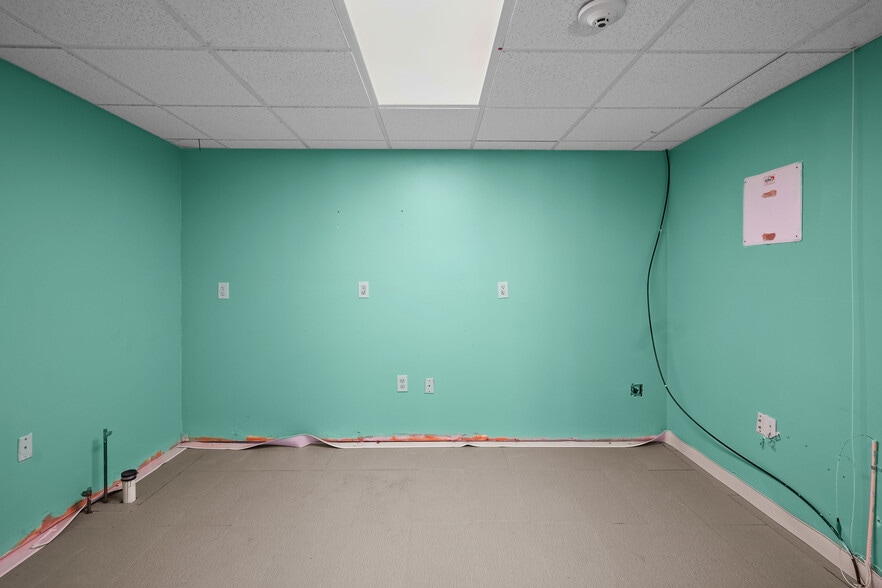 More Photos Of 40-82 N Main St, Pascoag Unknown For Lease