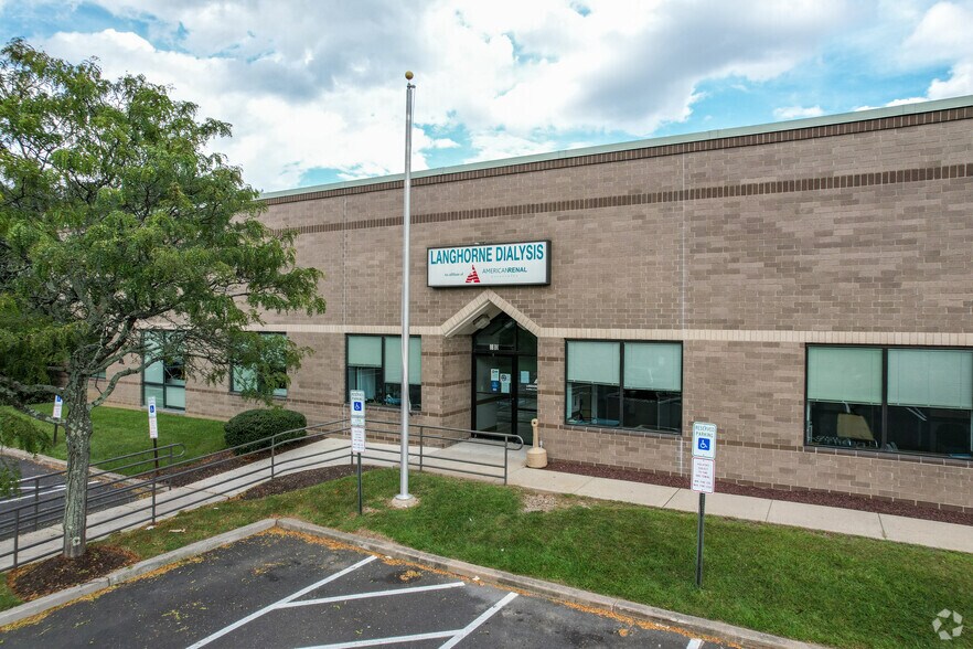 More Photos Of 800 Town Center Dr, Langhorne Unknown For Lease