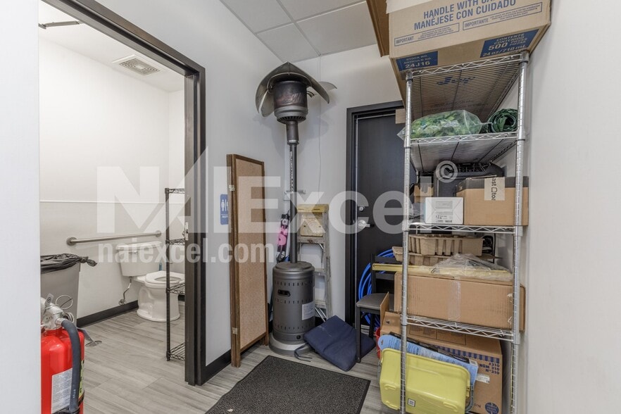 More Photos Of 652 St George blvd, St George Freestanding For Sale