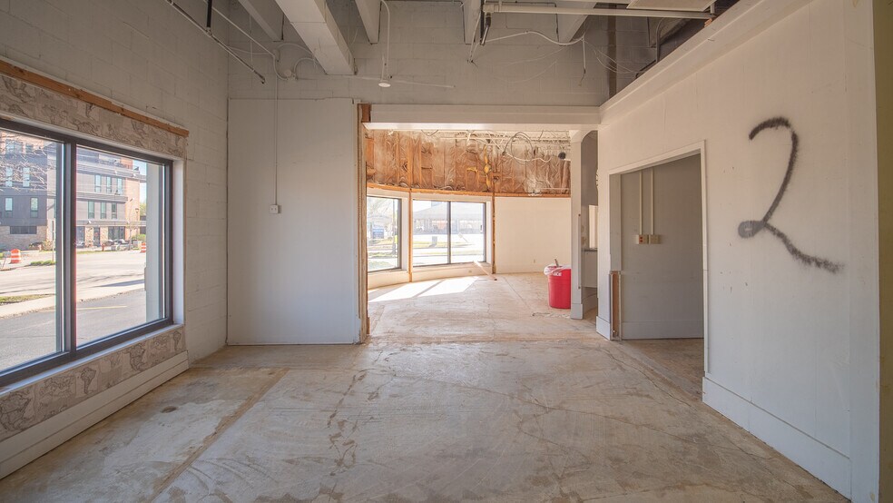 More Photos Of 2002 2nd St SW, Rochester Storefront Retail Office For Sale