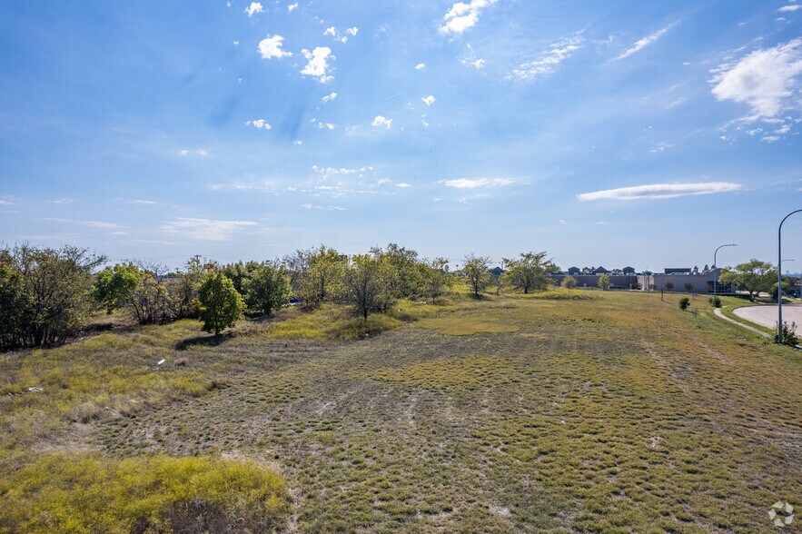 More Photos Of 5601 Basswood Blvd, Fort Worth Land For Sale