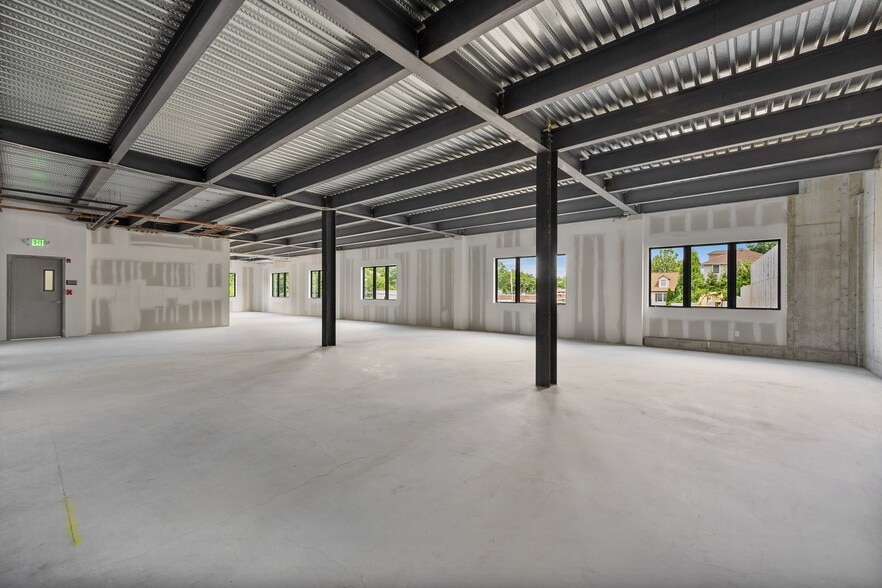 More Photos Of 174 Marbledale Rd, Tuckahoe Showroom For Lease