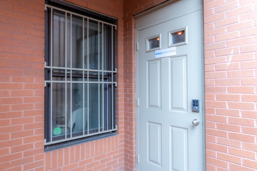 More Photos Of 3145 Mount Vernon Ave, Alexandria Office For Sale