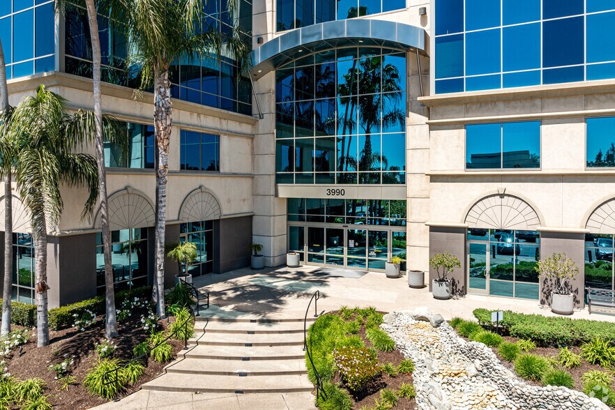 More Photos Of 3990 Concours, Ontario Office For Lease