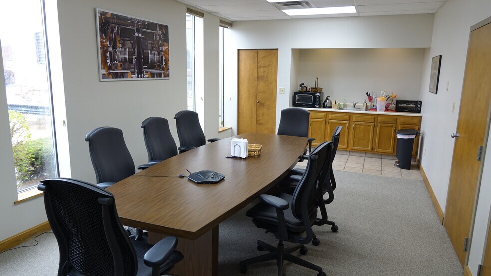 More Photos Of 103 Western Ave, Akron Warehouse For Lease