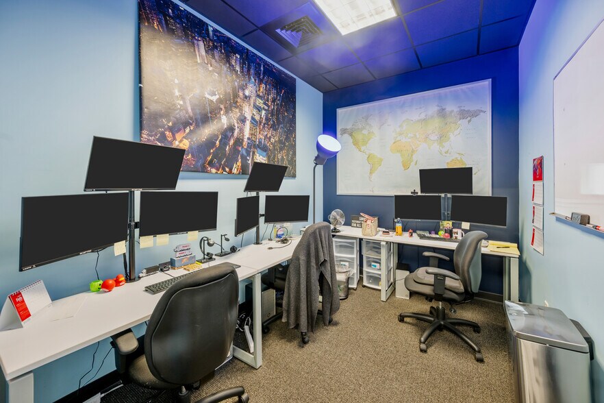 More Photos Of 16541 Pointe Village Dr, Lutz Storefront Retail Office For Lease