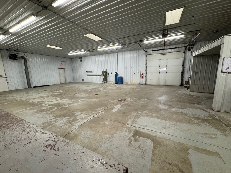 More Photos Of 125 Division St, Waite Park Auto Dealership For Sale