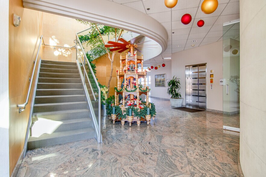 More Photos Of 4725 Holladay Blvd, Salt Lake City Office For Lease