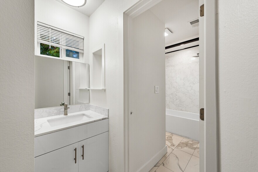 More Photos Of 8690 Old Redwood Hwy, Windsor Apartments For Sale