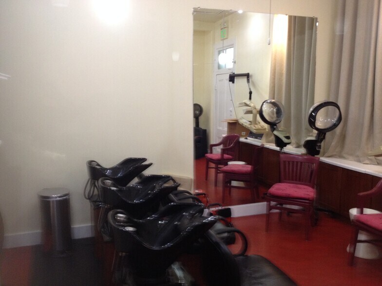 More Photos Of 1401-1409 Castro St, San Francisco Storefront Retail Residential For Lease