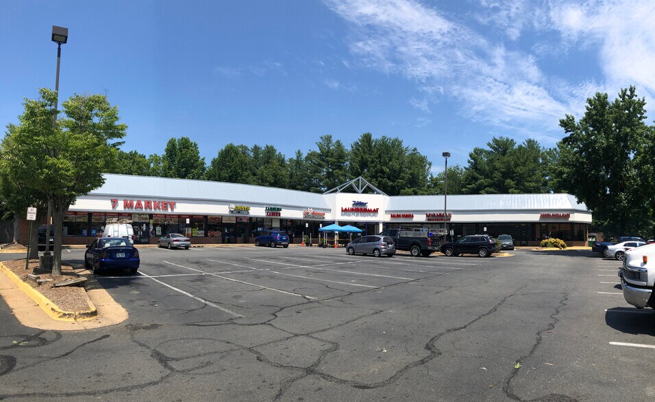 Primary Photo Of 7810 Lee Hwy, Falls Church Freestanding For Sale