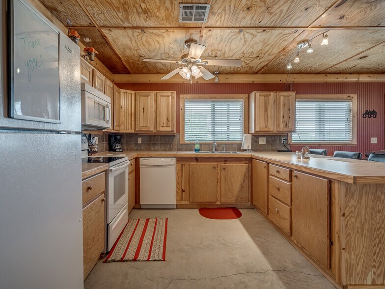 More Photos Of 341070 E 890 Rd, Chandler Lodge Meeting Hall For Sale