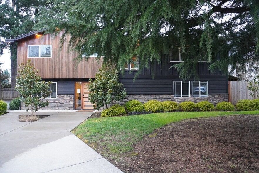 More Photos Of 12420 NW 36th Ave, Vancouver Office For Lease