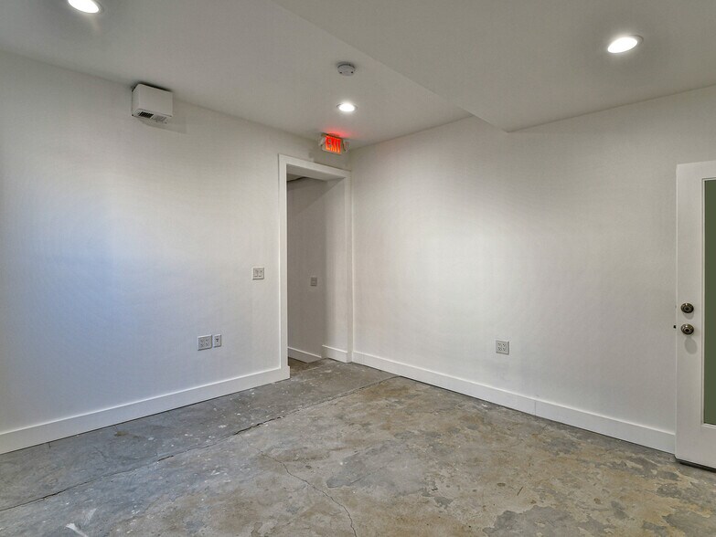 More Photos Of 515 11th St SE, Washington Storefront Retail Office For Sale