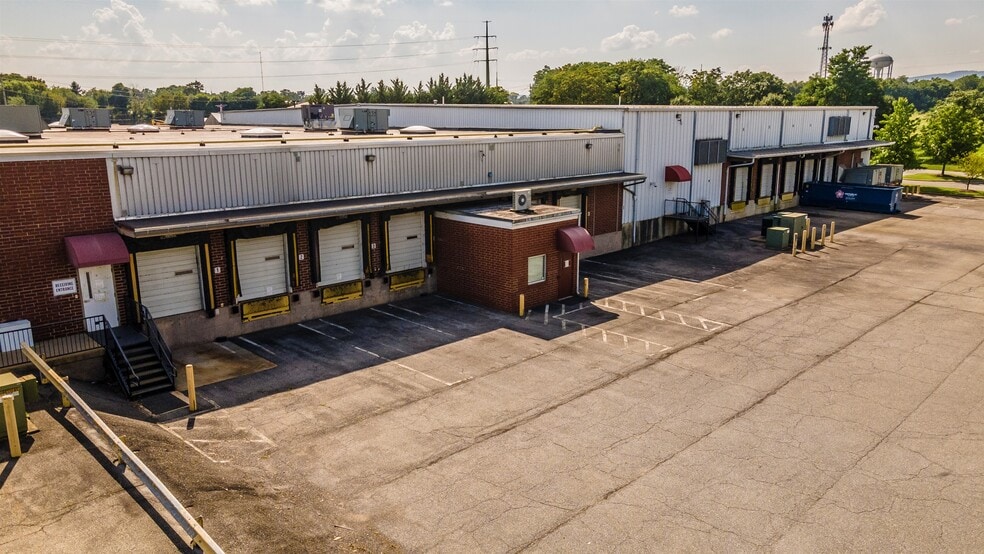 More Photos Of 605 E Church St, Frederick Warehouse For Lease