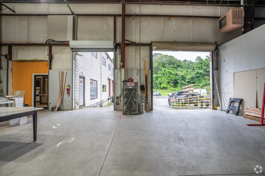 More Photos Of 740 Veterans Memorial Hwy SE, Mableton Warehouse For Sale