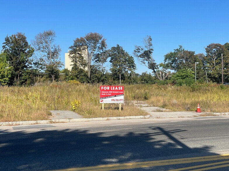 More Photos Of 525 Salem St, Wakefield Land For Lease