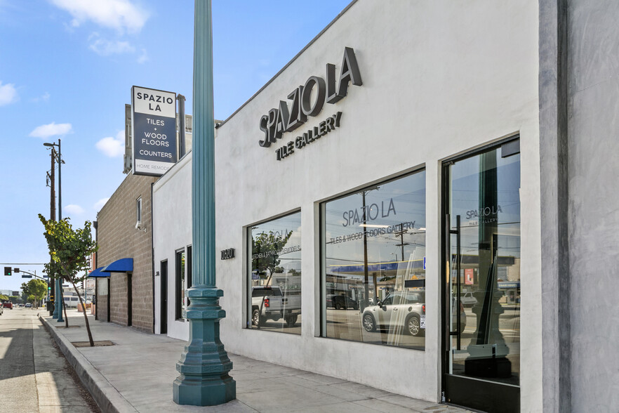 Primary Photo Of 10620 Magnolia Blvd, North Hollywood Storefront Retail Office For Sale